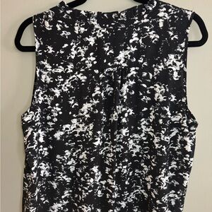 Vera Wang (Simply Vera) black/white sleeveless blouse size L